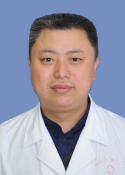 王興     黨委委員、心腎內(nèi)科主任    副主任醫(yī)師.jpg